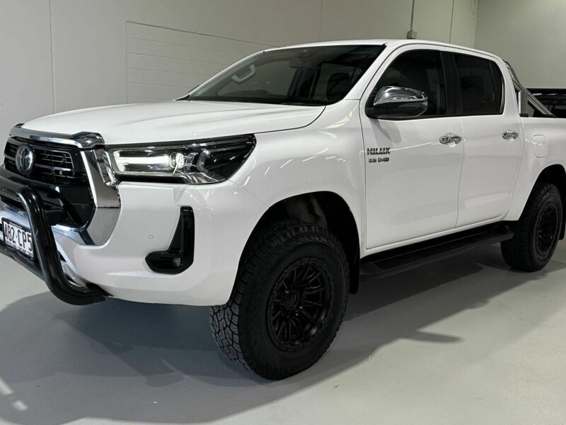 2021 Toyota Hilux SR5