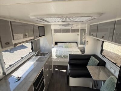 2018 Evolution Luxliner