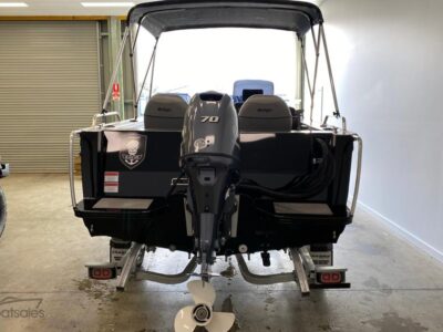 2025 Makocraft 460 Commander Pro Black Ops