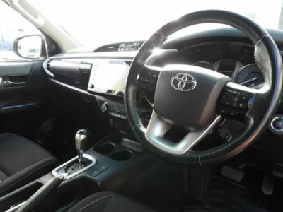 2021 Toyota Hilux SR5